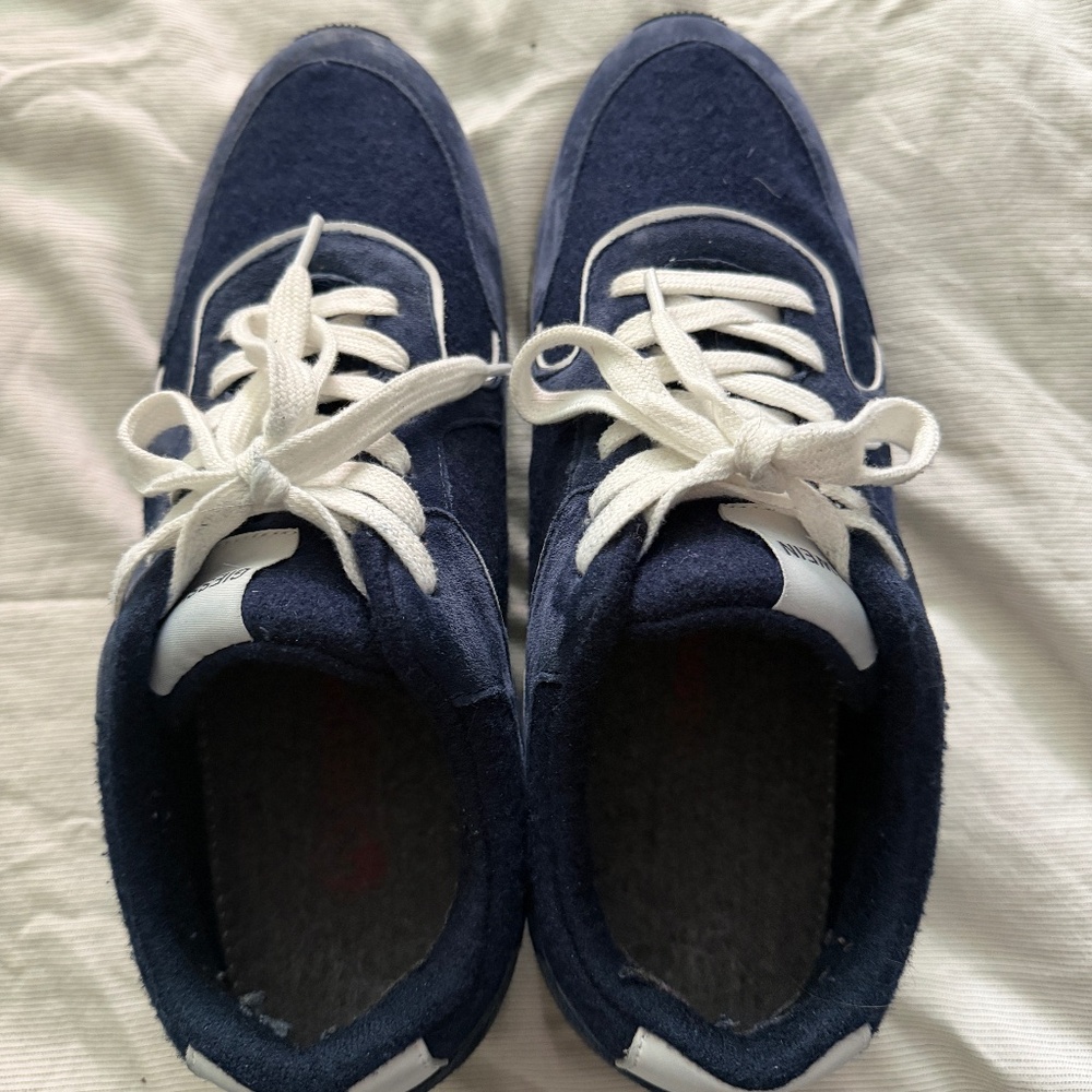 Giesswein Men's suede sneakers size 44 - like new - Retro Runner